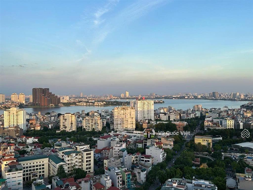 Chủ nhà gửi bán căn hộ 102m2 view trực diện hồ tây dự án kosmo tây hồ, giá tốt thị trường