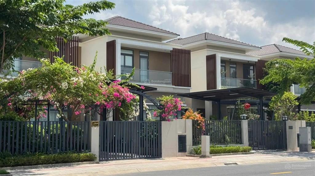 Bán gấp biệt thự sun casa central, 6,6 tỷ, 250m2, 4pn, 4wc, khu đô thị vsip 2