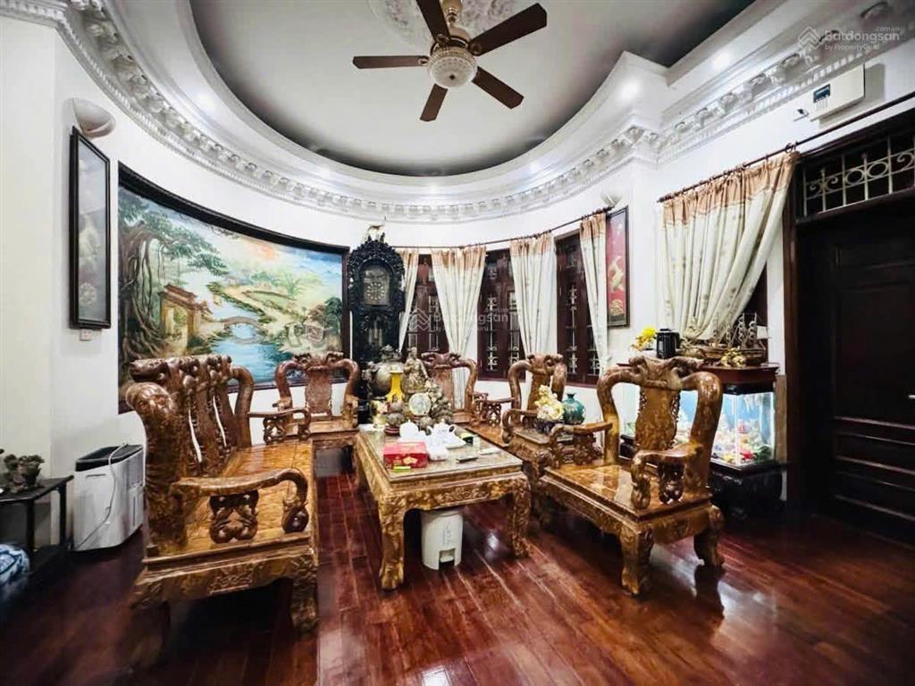 Chính chủ cần bán biệt thự linh đàm, diện tích 200m * 4t giá 45 tỷ.