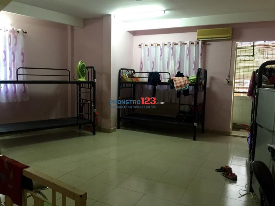 Phòng trọ quận 4, giá rẻ 700 nghìn/người/tháng, cho nữ SV 700.000 đ 700.000 đ