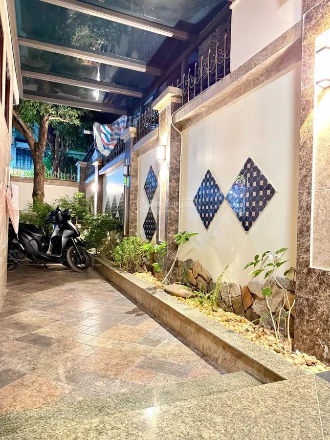 Bán biệt thự mễ trì thượng nam từ liêm 127m2 mt 8 m ô tô tránh vỉa hè 37,5 tỷ