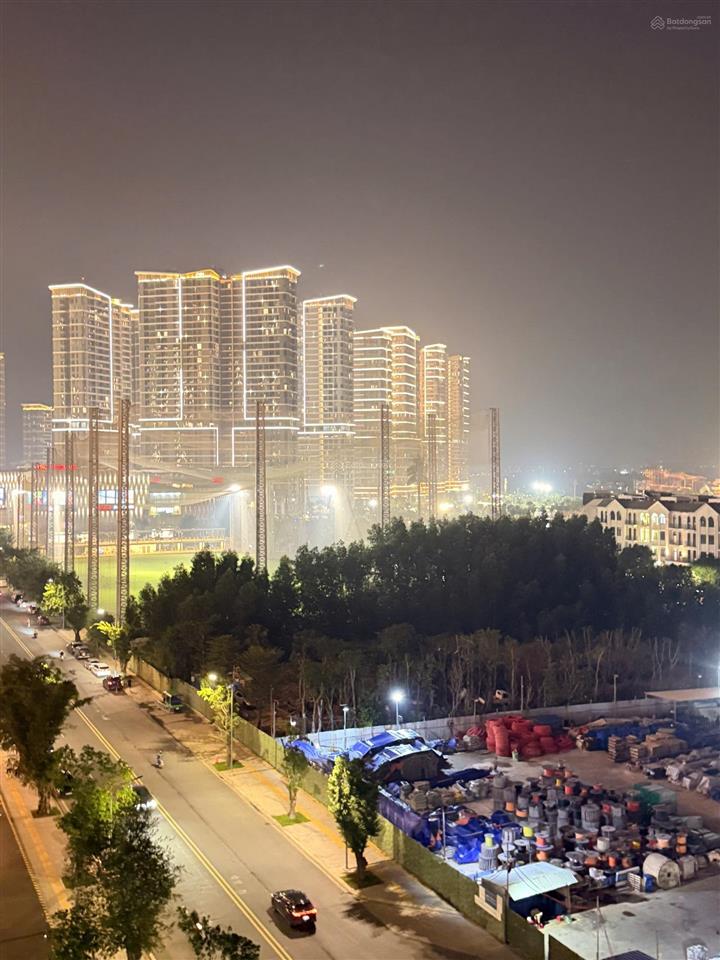 3pn 100m, hàng độc quyền, chủ cần bán gấp, b08.09 lbv, full nt đẹp giá 6.8 tỷ, gốc 9 tỷ giảm sâu