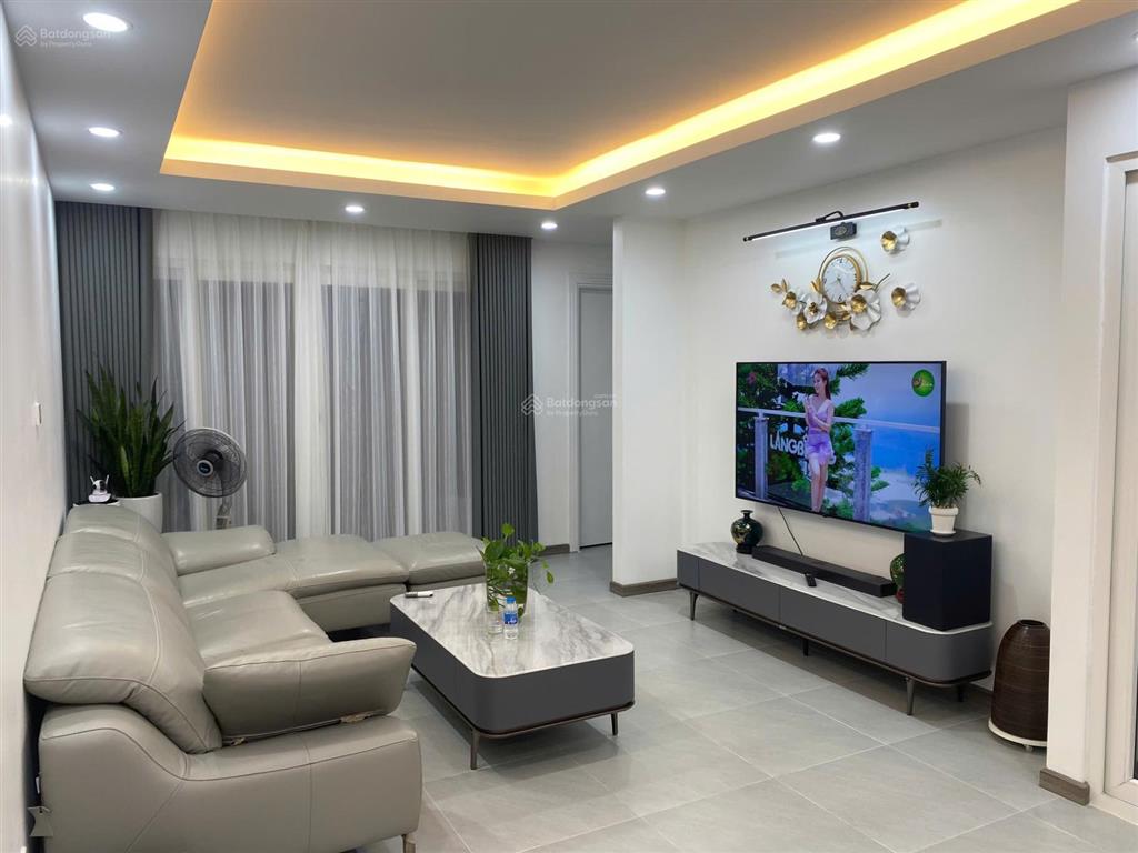 Quá rẻ 5 tỷ, 67m2, hd mon, hàm nghi 2pn, 2wc, full nội thất, tầng trung view thoáng, sẵn sổ đỏ.