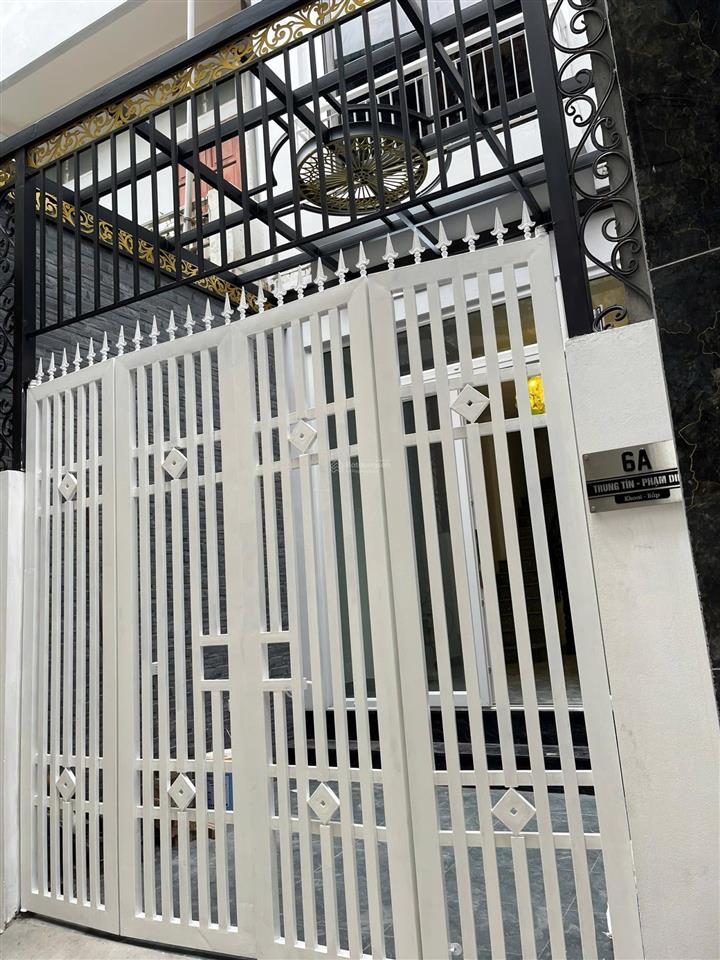Bán nhà phố thạch bàn, long biên 45m2, 4 tầng có sân rộng giá đẹp 8.95 tỷ gần ô tô