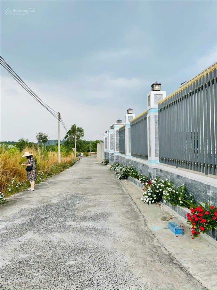 Đất 3 mặt tiền, 202m2, ngang 6m, tx phú mỹ, 1,3 tỷ