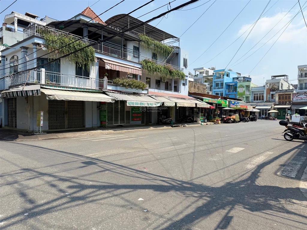 Mtkd khu tên lửa , gần aeonmall 80m 4 tầng nhà đẹp ở ngay 9.9 tỷ tl.