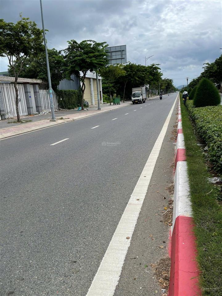 Bán đất 3.286m2 mt võ thị sáu tt long điền cách chợ 150m. giá 6 tỷ