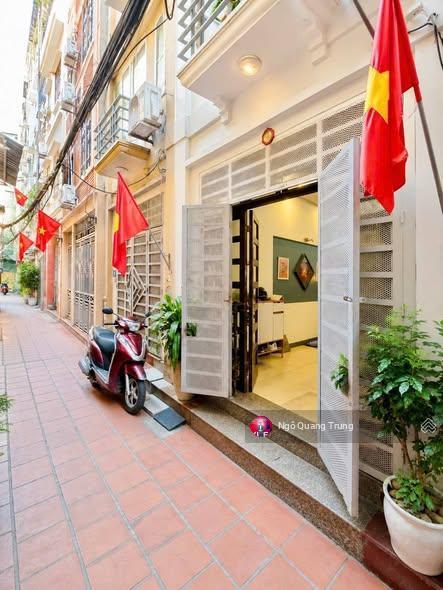 Siêu ngon nhà dân xây ở nay cần bán, ở phạm văn đồng, cạnh nguyễn khả trạc, full nội thất, ở luôn