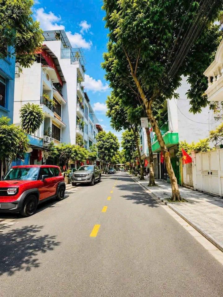 Bán đất mặt ngõ ô tô tránh ngọc thụy, bồ đề. 110m mt 5m, ngay công viên khu tđc ngọc thụy. 160tr/m