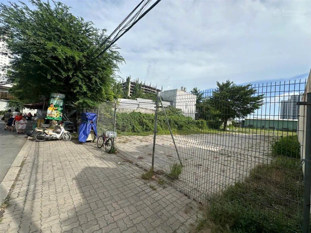 Chính chủ bán lô đất vàng mặt tiền lê thị chợ, quận 7, sổ đỏ xd tự do, 429m2, giá 140tr/m2
