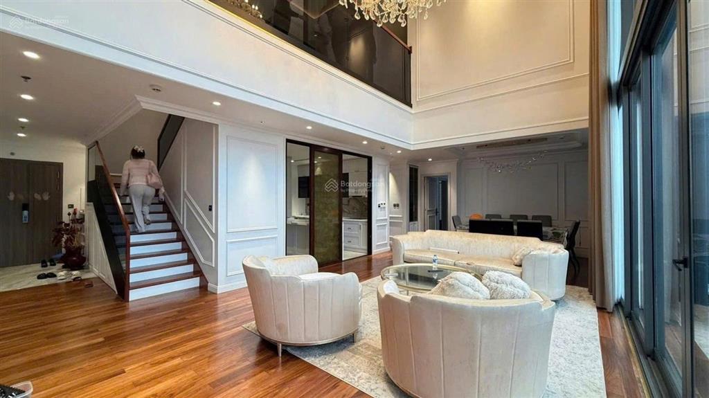 Bán căn hộ chung cư royal city nguyễn trãi thanh xuân, dt 190m2, 2 tầng duplex, 4pn, 3wc, giá 20 tỉ