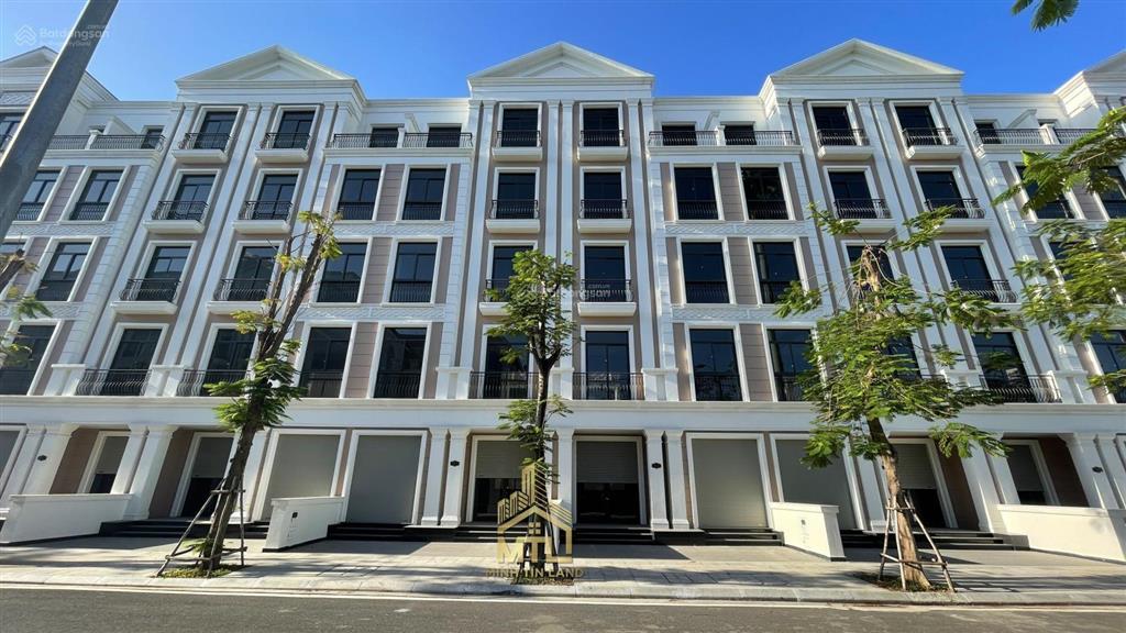 Chuyển nhượng nhà phố liền kề 126m2 giá 18 tỷ tại vinhomes grand park