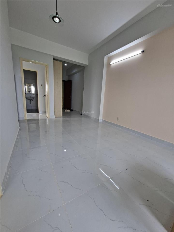 Bán gấp căn hộ hqc 2pn 1,85 tỷ 69m2 sổ hồng lâu dài ngay chợ bình điền, q8. đi q1 hết 25p