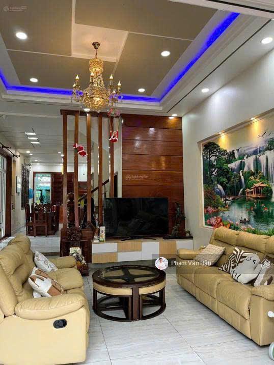 Ngộp bank bán gấp nhà góc 2 mặt tiền kdc gia hòa 252m2, có thang máy giảm 6 tỷ còn 20,3 tỷ
