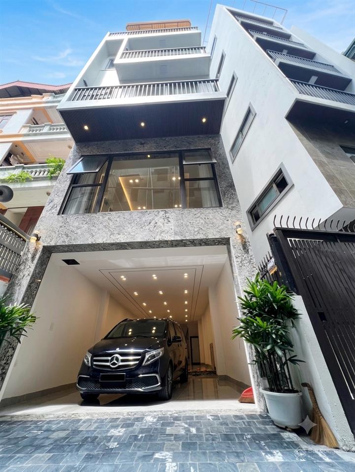 Bán nhà lô góc nguyễn sơn,bồ đề,7 tầng thang máy,ô tô vào nhà.80m2, chỉ 17.6 tỷ. vẫn thương lượng.