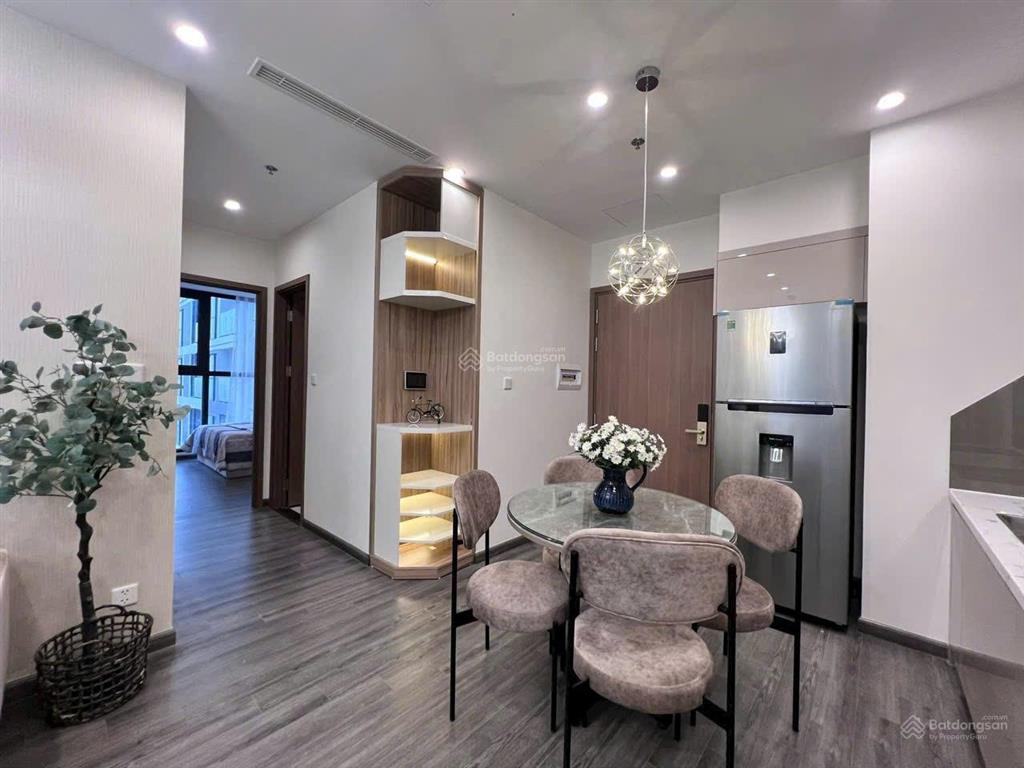 Chính chủ gửi bán căn hộ cao cấp tk1 64m2 2 phòng ngủ 2 vệ sinh vinhomes smart city 4.5 tỷ