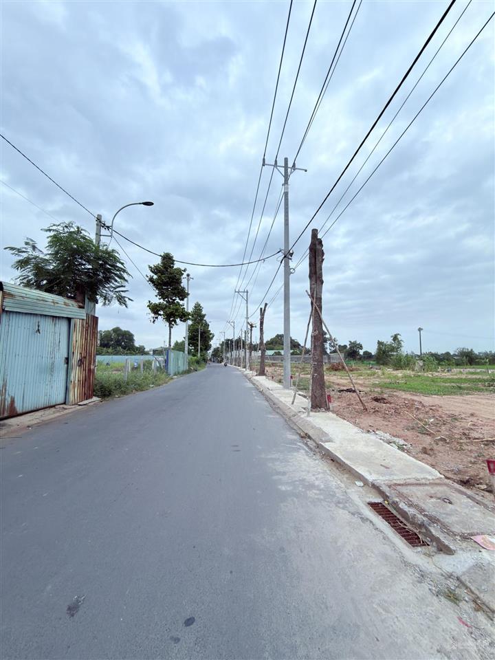 110m shr 3tỷ69 mặt tiền lý thị nê thông phan văn hớn full thổ cư đất cao ráo, chủ gấp bán