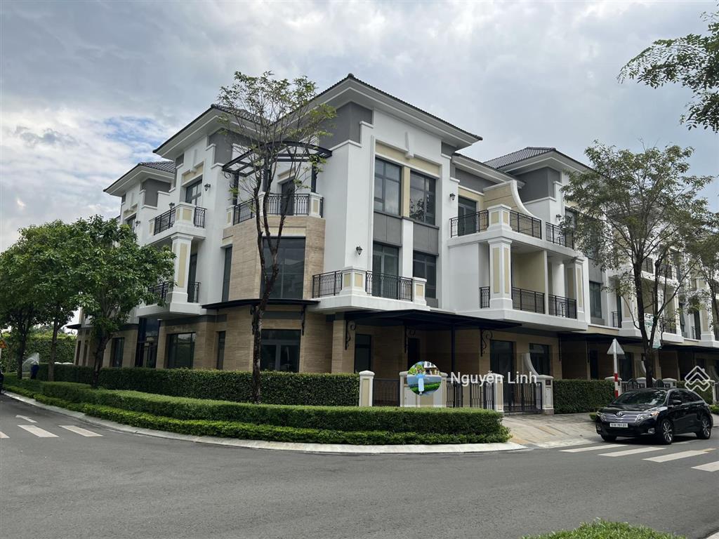 Bán căn góc ngang 8mx18 nhà thô verosa park khang điền quận 9 cũ thành phố hồ chí minh