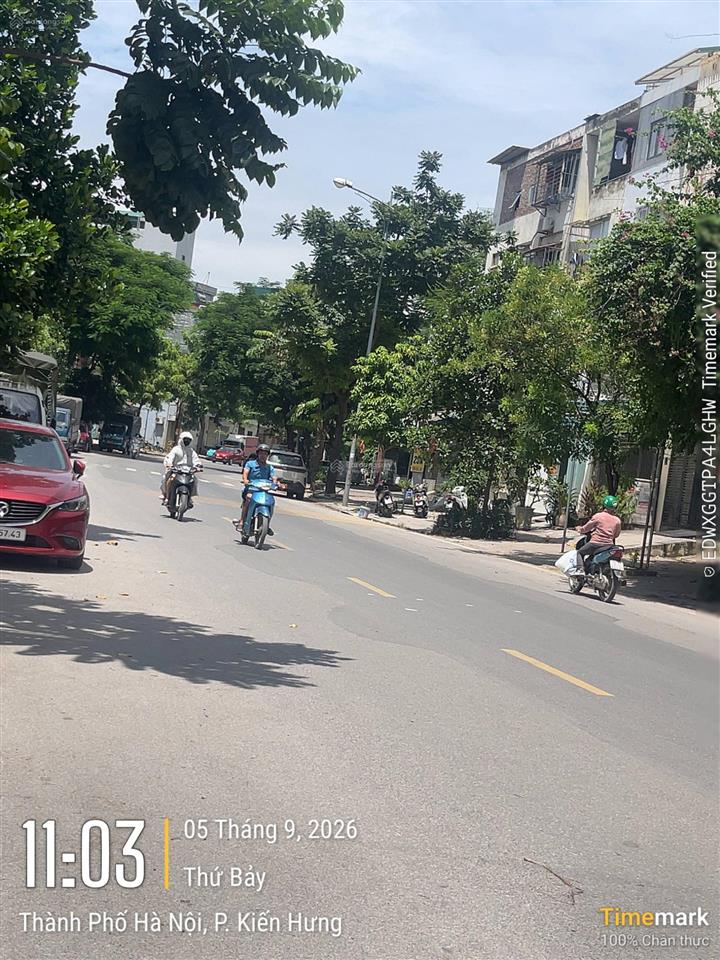 Mặt đường 24m kinh doanh đô thị văn phú, nhà thô, giá 18,5 tỷ