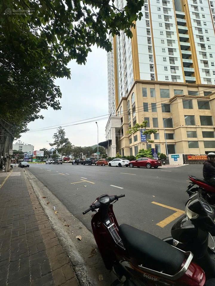 Bán quỹ đất lớn lô góc 2 mặt tiền võ thị sáu