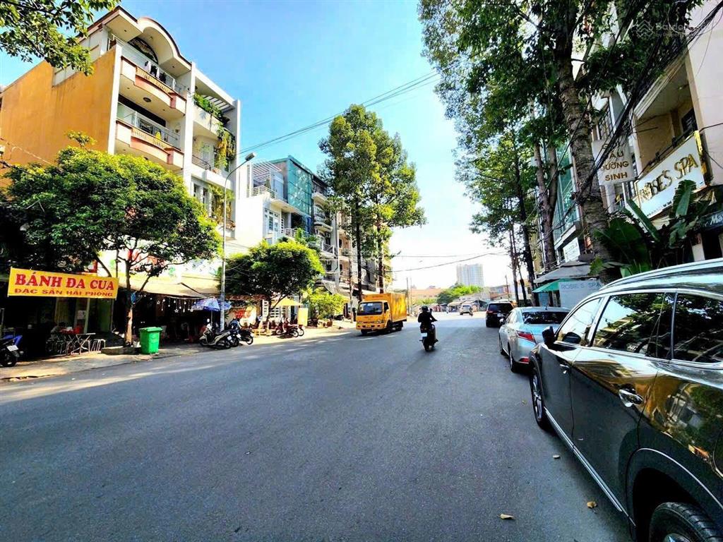 Bán gấp nhà mt d2 nguyễn gia trí p25 qbt hđt 50 triệu/tháng dt 4x20m 4 tầng giá bán 24,5 tỷ