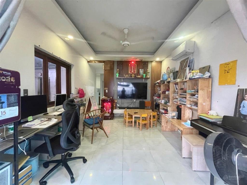 Nhà đẹp 7.9x16m 2pn khu nhà giàu view công viên trường phạm văn sáng phường bà điểm