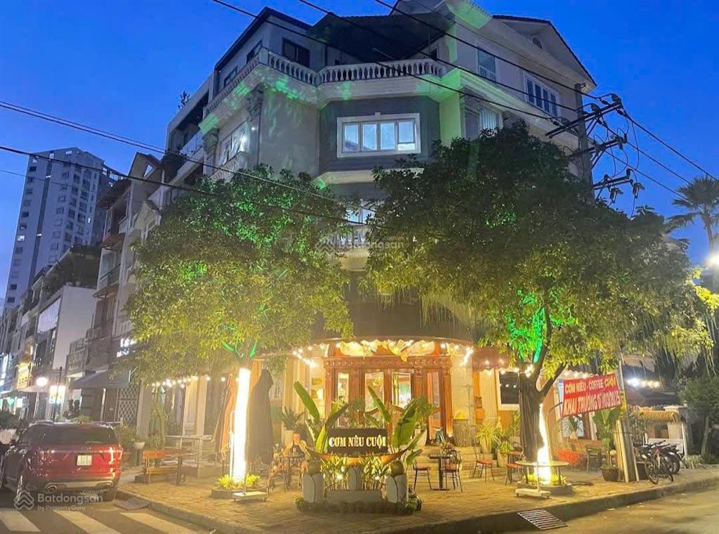 Bán gấp căn góc 2 mặt tiền nam quang 1 giá 85 tỷ 204m2 11pn, pháp lý đầy đủ