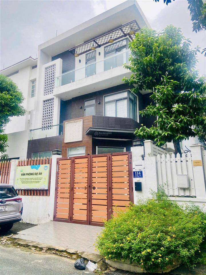 Bán biệt thự song lập phú mỹ hưng 180,5m2, 3 tầng, giá 53 tỷ
