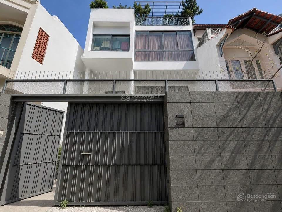 Gần tiệm vịt quay đường bùi hữu nghĩa, quận 5 giá 6 tỷ 330 / dt 105m2. sổ sẵn công chứng