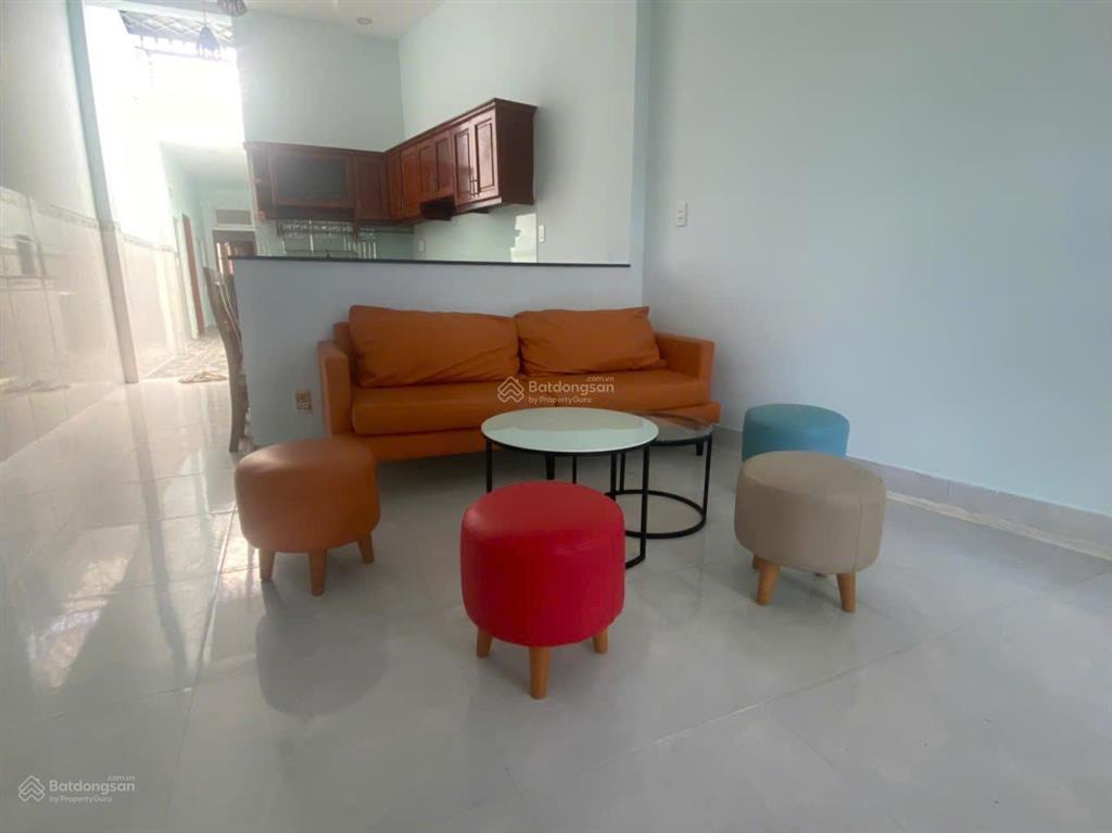 Bán nhà đường 6m gần 100m2 giá nhỉnh 4 tỷ tặng vườn rau sạch 300m2