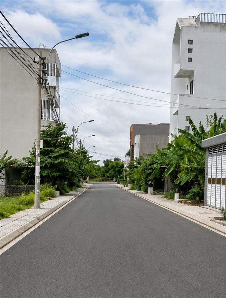 2,65 tỷ tl, đất 56m2, kdc centana trường lưu, đường thông 9 mét có vỉa hè