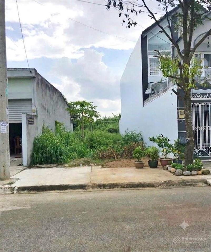 Cần bán lô đất 6m x 20m thổ cư ở củ chi. đường nhựa kinh doanh thuận tiện.
