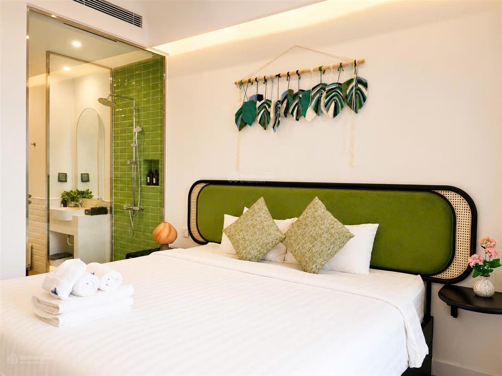 Giá 2,55 tỉ full nội thất h2 view bãi kem