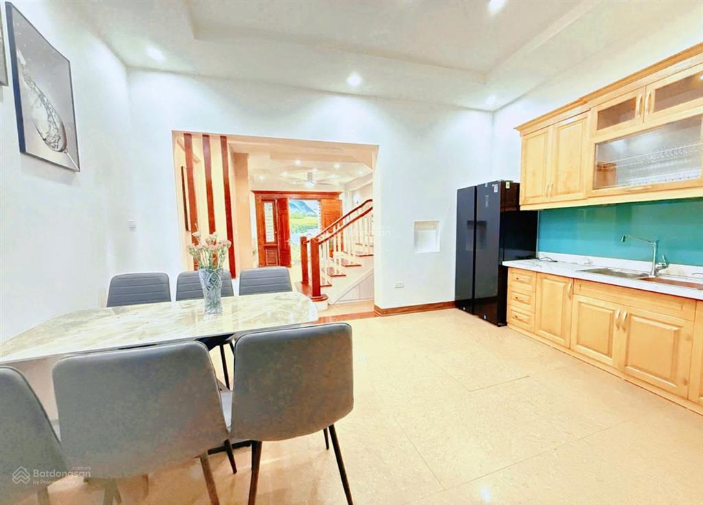 Bán nhà phố hoàng quốc việt, phạm văn đồng giá đầu tư chỉ hơn 6 tỷ, 40m2 x 4t sổ vuông, không qh