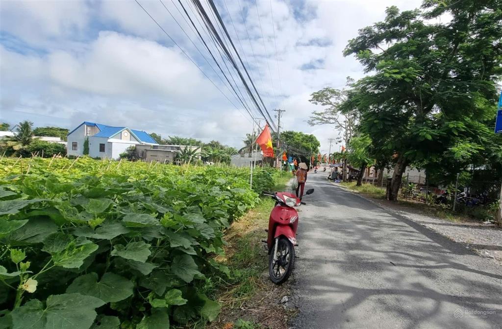 Bán 600m2 thổ cư và hơn 6,5 công vườn kế cận long xuyên, mặt tiền rộng, đẹp, rẻ