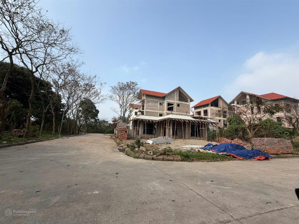 15,5 tỷ. chính chủ lô sổ đỏ 2 mặt tiền lớn cực đẹp vinaconex 2 kđt quang minh ml hn