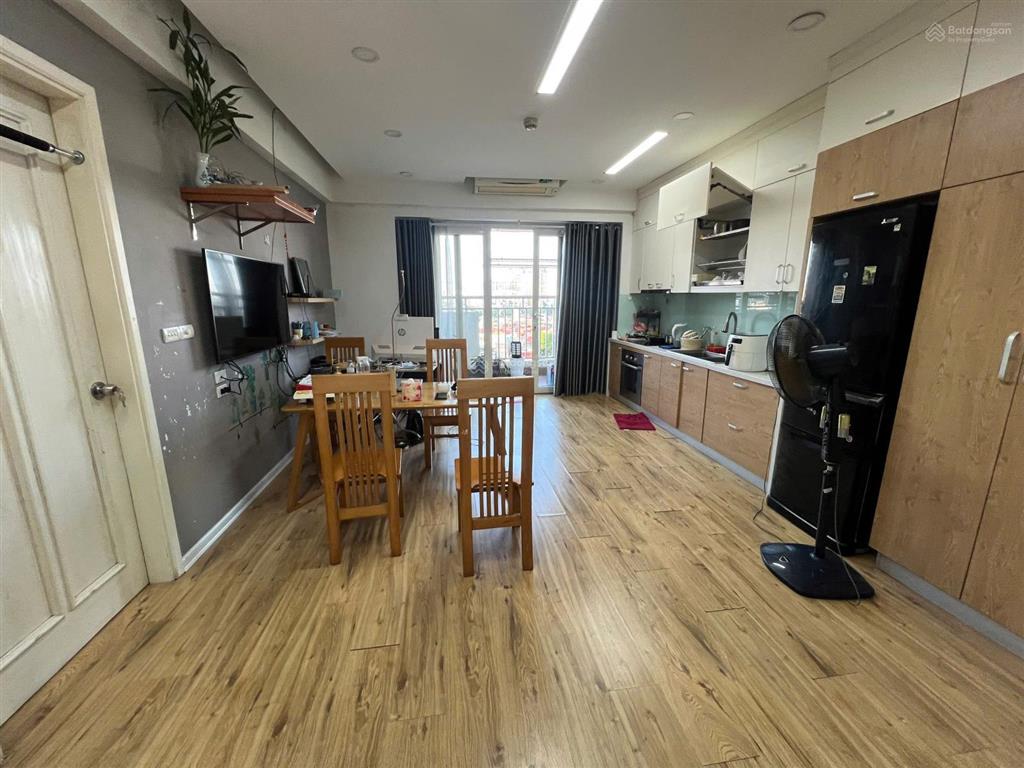 Bán căn hộ 165 thái hà, 114m2, có 3 phòng ngủ, căn góc full đồ
