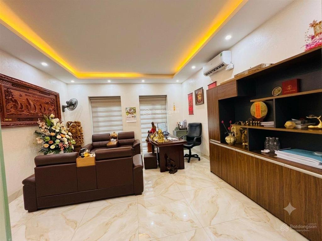Lk đô nghĩa chủ cần bán gấp hạ 2 tỷ. dt 75m, 6 tầng, mt 5m, 15 tỷ hơn, nhà có sẵn ô chờ thang máy