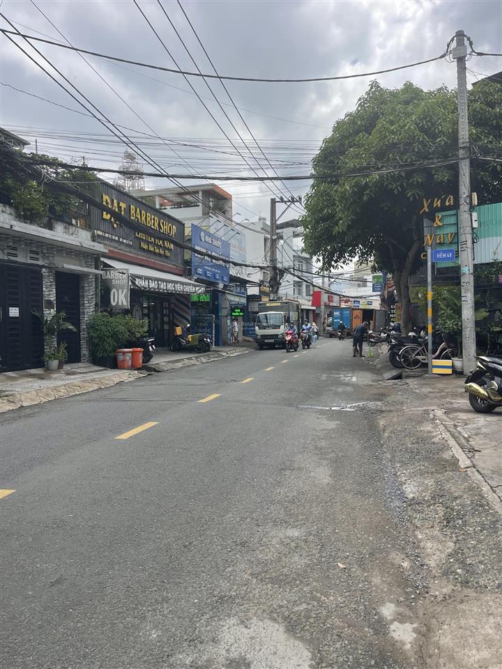 176m2 ngang 10m hxh 200m đh cảnh sát nhà cấp 4 có sẵn 3 phòng trọ 8,6 tỷ