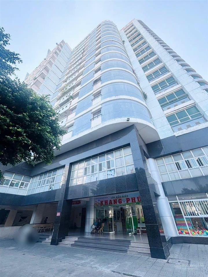 Bán ch 2pn + 2 balcon + 2wc + giếng trời. dt 77,3m2. 0938 111 ***