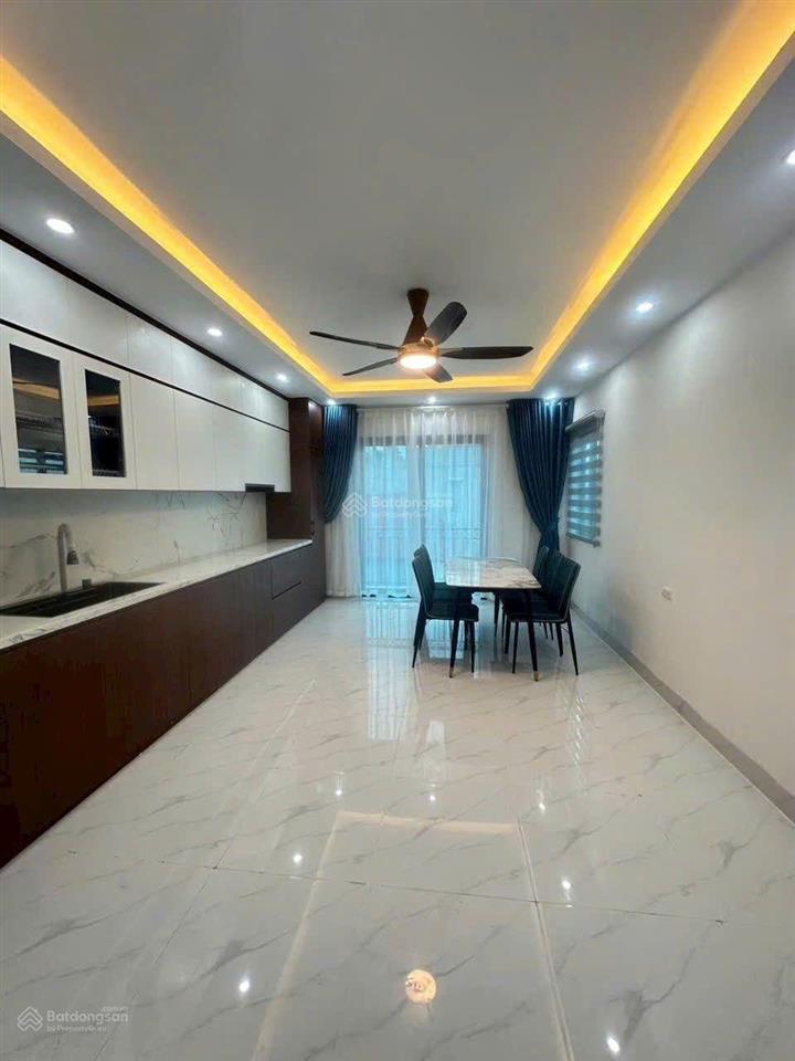 Chính chủ bán gấp! 46m2, 6 tầng, thang máy, lô góc, 0 tô 9 chỗ vào nhà, kd được 0904 529 ***