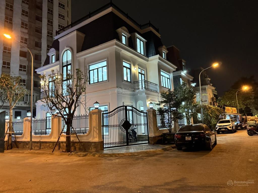 Nổi bật bán biệt thự lô góc mặt phố sa đôi 3 mặt tiền, kinh doanh dòng tiền tốt