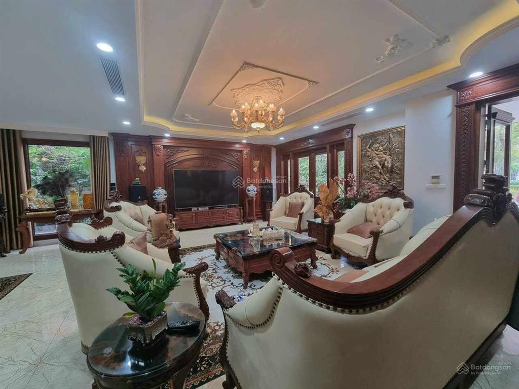 Chính chủ bán biệt thự vip kđt tây nam linh đàm 220m2 nội thất đẹp giá 48 tỷ.