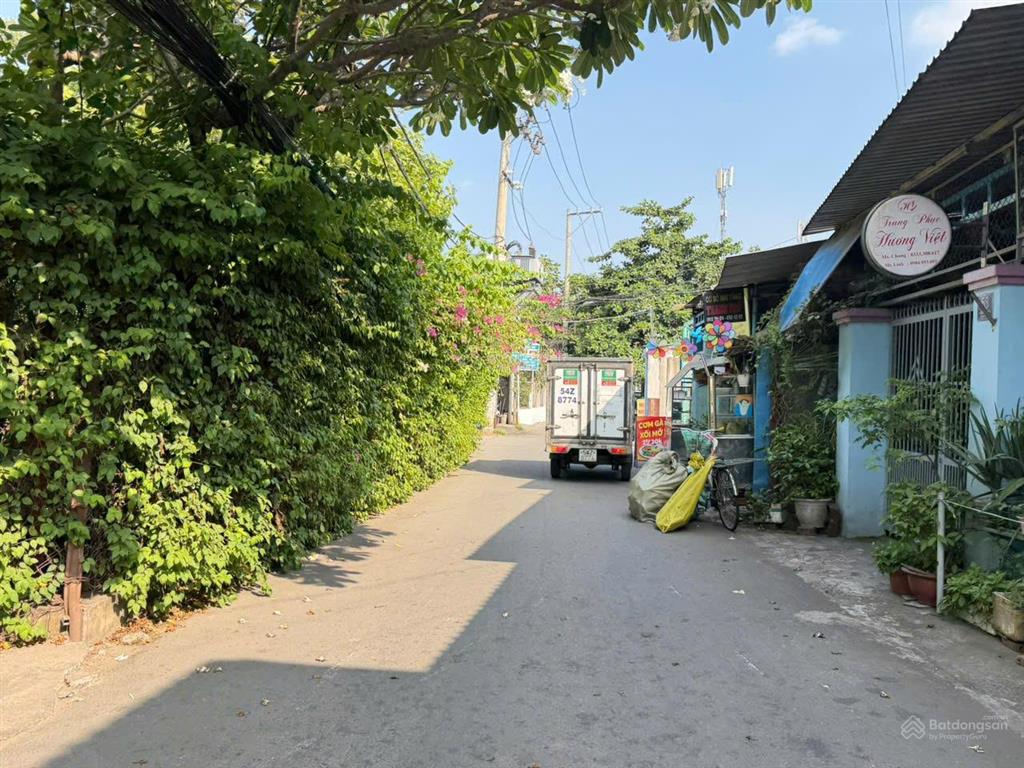 Giá rẻ hơn thị trường chỉ 48tr/m2 nhà ngay ga metro 130m2 ngang 6,7m oto đậu đỗ trong nhà thoải mái