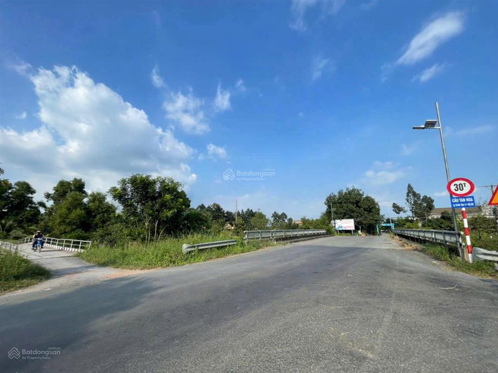 Bán 7.896m2 đất 2 mặt tiền kênh gần ranh tp.hcm giá 890 triệu/1.000m2