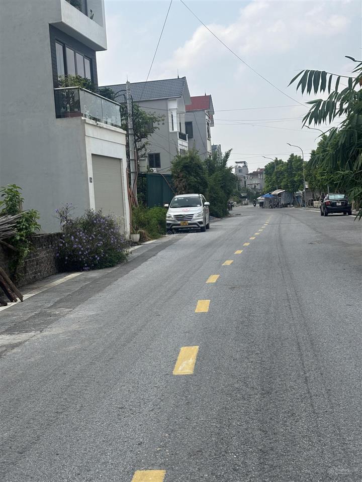 Bán lô góc tổ 10 ấp tre, tt quang minh, mê linh. dt 54m2, mt 4m, giá 2,7 tỷ đường trục chính