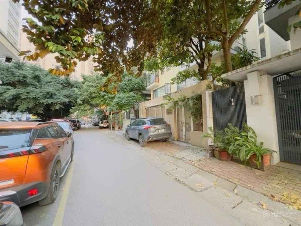 Bán nhà phố khuất duy tiến 148m x 5 tầng mt 7.2m ô tô tránh kdc văn phòng + ở 52 tỷ