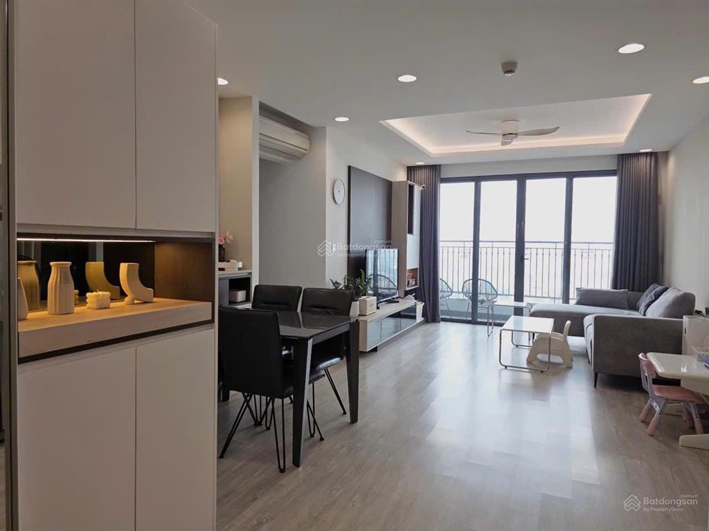 Bán căn hộ 90m2 chung cư one18 ngọc lâm gần cầu chương dương thiết kế 2pn sẵn nội thất ở ngay