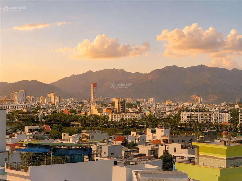Bán biệt thự villa nhà vườn view biển nha trang giá 18 tỷ cho 1 căn 307m2 có cả view núi cô tiên