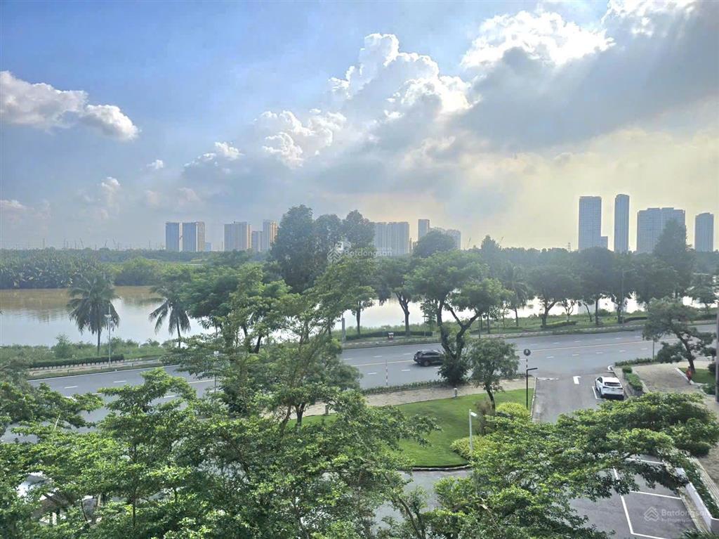 Bán căn hộ the panorama phú mỹ hưng, ban công phòng khách. 141m2 giá 15,5 tỷ. 0907 904 ***
